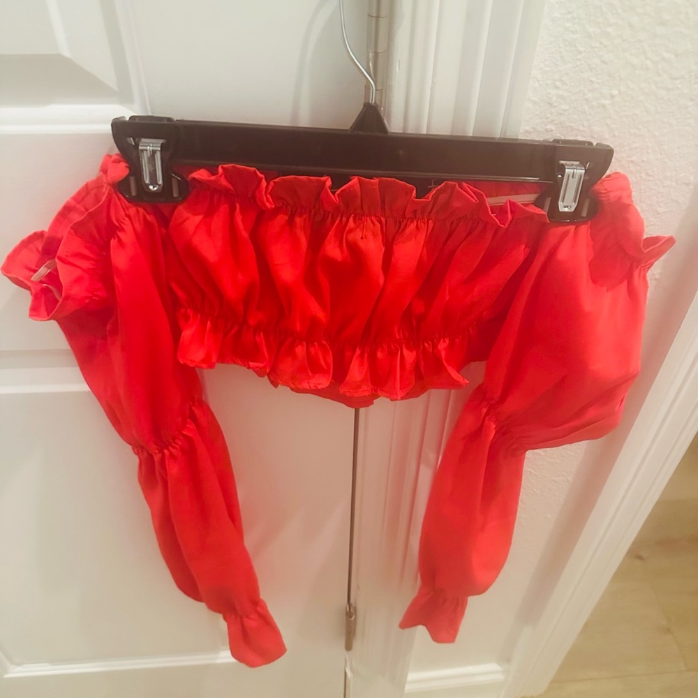 Boohoo Red Petite Bardot Ruffle Flare Cuff Crop Top -Size 2